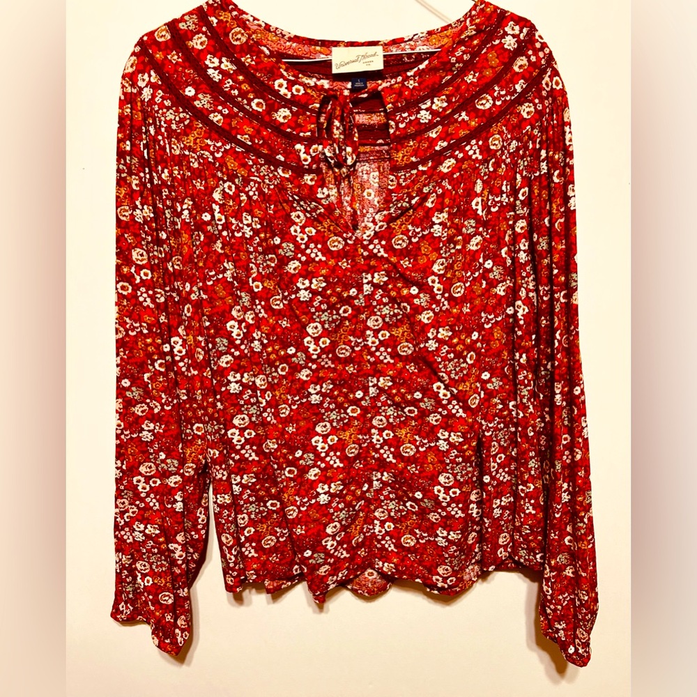 Universal Thread floral print long sleeve blouse